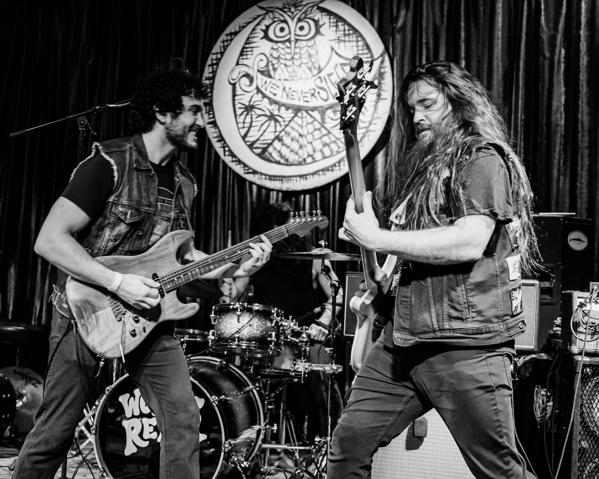 TransitMethod's tweet image. DALLAS!! Wow. We are seriously so blown away at how incredible y’all were. Massive thanks to Wolves Reign and Low Key Colors for sharing the stage with us last Saturday night and to @3LinksDeepEllum for having us. Can’t wait to see you all again soon 🤘🛸