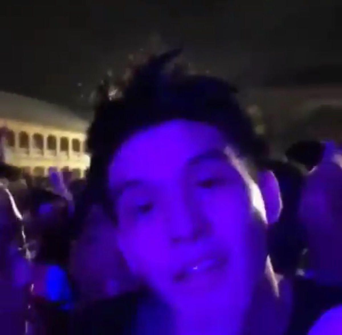 nkiraa17's tweet image. Since we’re celebrating songkran let’s  bring back this  iconic clip of bisexual lighting
