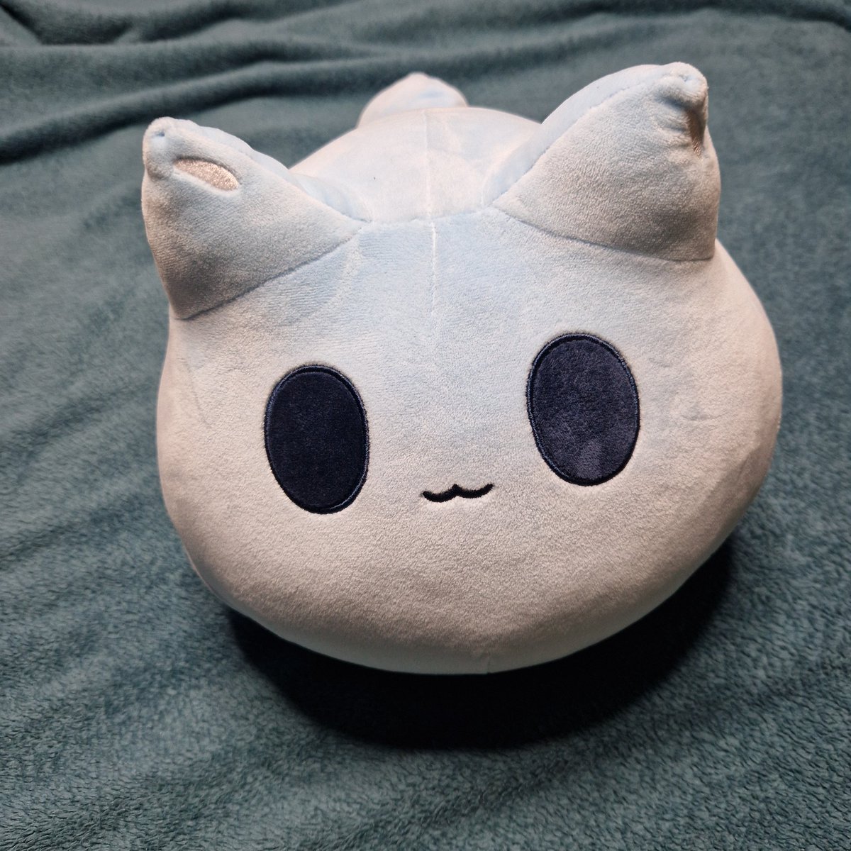 J'ai reçut ma peluche <a href="/Tylupo_art/">Tylupo 💧(gone to bsky)</a> elle est magnifique et toute douce merci beaucoup!