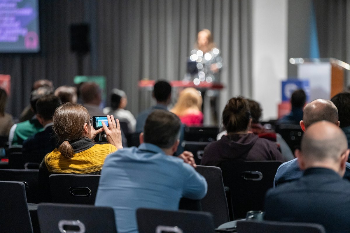 Connected Data London 2024 recordings are finally here!

Connected Data enthusiasts, thank you all for joining us at Connected Data London 2024. There's nothing like the in-person Connected Data London experience, and this one was a special event for all of us after a couple of