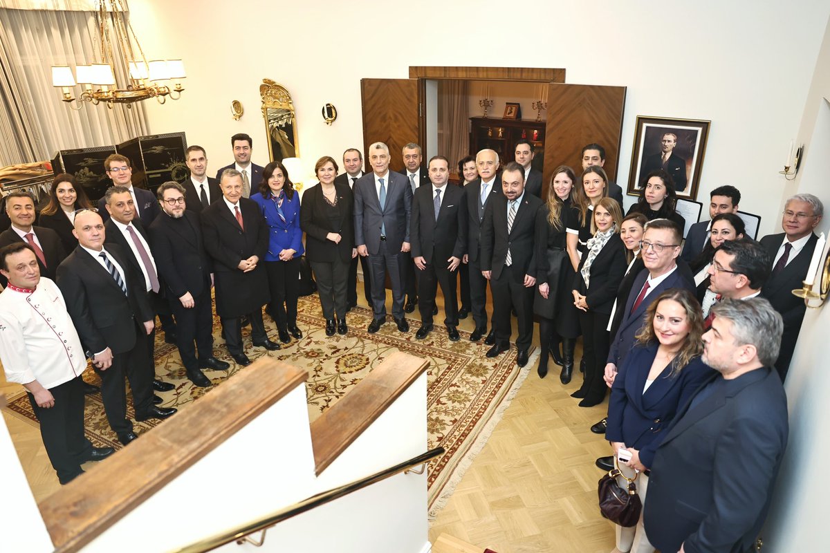 Türkiye-Finlandiya JETCO II. Dönem Toplantısına katılmak üzere Helsinki’deyiz. Kamu ve özel sektörümüzün temsilcileri ile birlikte Finlandiya Büyükelçiliğimizi ziyaret ederek, yarınki JETCO resmi toplantımız ve İş Forumu öncesinde değerlendirmelerde bulunduk. 

Kuzey Avrupa’daki