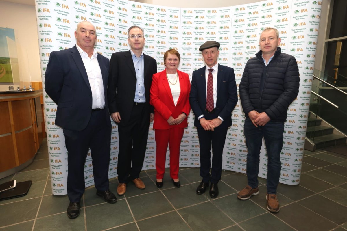Minster Michael Healy-Rae with Deputy President Alice Doyle, IFA Fruit &amp; Veg Chair Niall McCormack, IFA Horticulture Chair Mark Walsh &amp; IFA Potato Chair Sean Ryan ahead of tonight's National Horticulture &amp; Potato Meeting in Irish Farm Centre.
