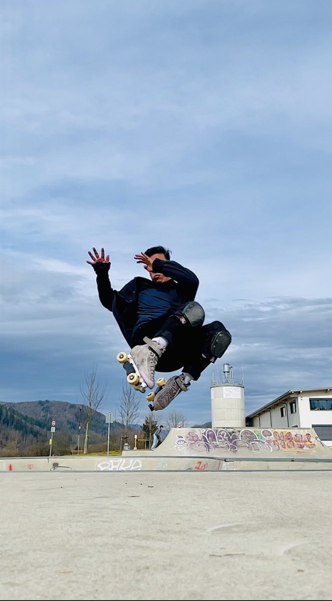 Tras cuatro años y medio patinando, alegrías, frustraciones, muchas lesiones y 4 placas de metal en el cuerpo, se que es algo que no puedo dejar de hacerlo.
