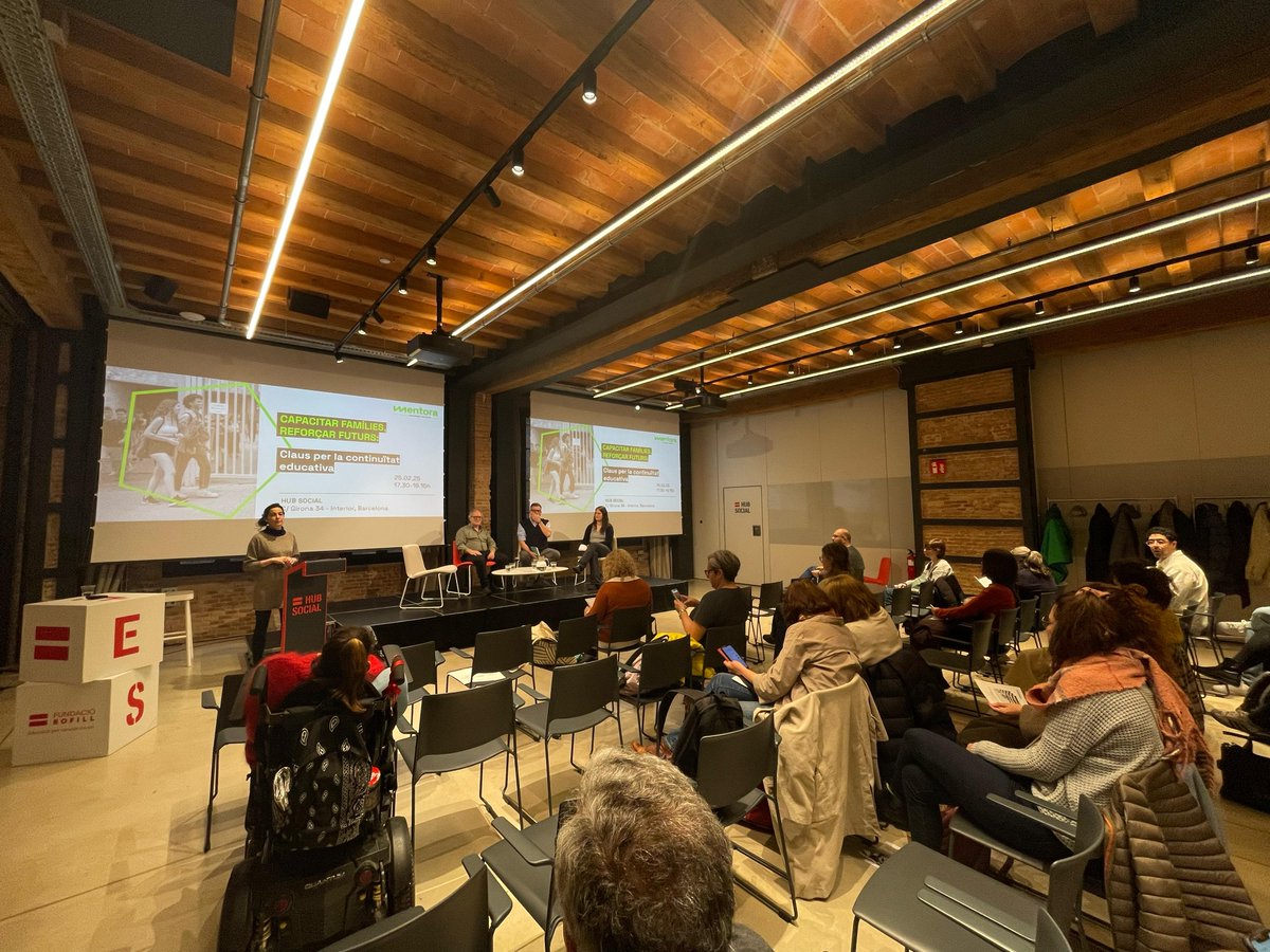 Com poden les famílies prevenir l'abandonament escolar? El suport de mares i pares pot marcar la diferència. 

Comença l'acte de #Mentora, 'Capacitar famílies, reforçar futurs: Claus per la continuïtat educativa'. #AquíSeguimEstudiant

🟢 En directe: youtube.com/watch?v=CZQLpe…
