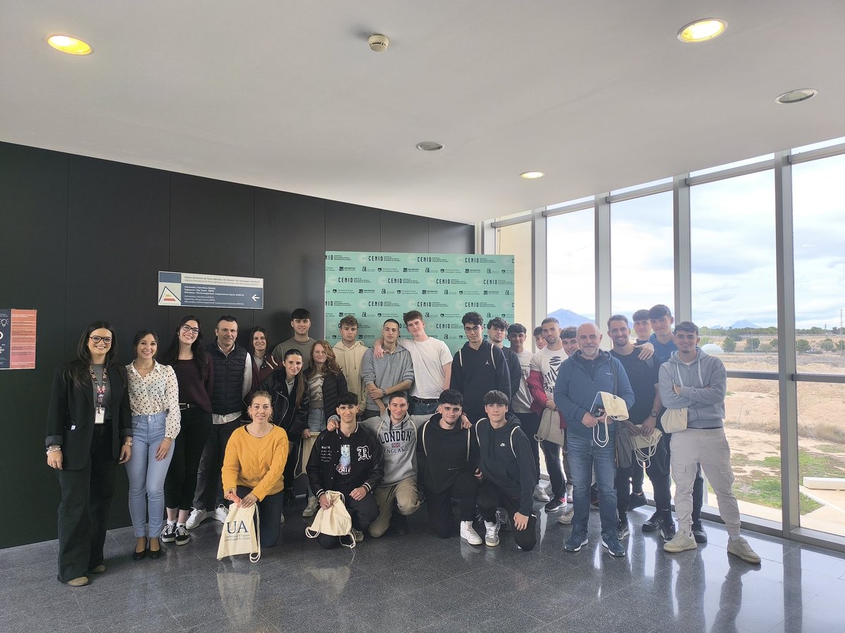 🎓 Explorando el futuro en #CENIDexperience junto a #gplsi

📷 Un encuentro especial con muchas ideas sobre el futuro de la mano de #PLN y las nuevas tecnologías del lenguaje humano 

💡 ¡Gracias a los estudiantes del IES Leonardo Da Vinci por su interés!
<a href="/Cenid_Alicante/">CENID</a> #IA