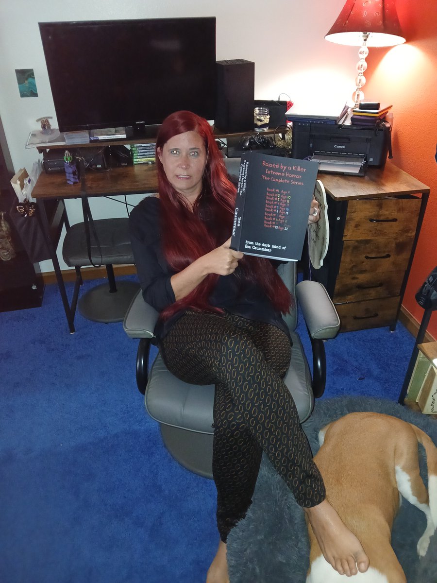 FREE ENTRY/ Goodreads Giveaway
for a paperback of Raised by a Killer The Complete Series. (Sorry US only due to shipping)
768 pages. 10 novellas in one paperback. 
This book is huge!!!!
goodreads.com/giveaway/show/…