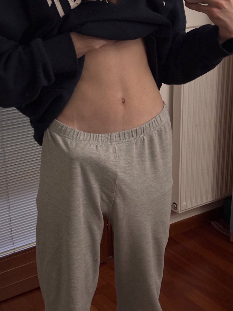 danvxrt's tweet photo. i may be planning on posting something on my onlyfans😁 https://t.co/FXS8ljOINV https://t.co/WuV1yjTH4f