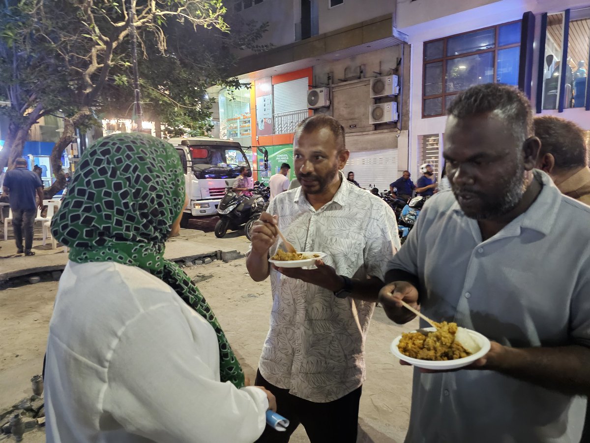 hamdhaan623's tweet photo. ޑިމޮކްރެޓުންގެ މާހެފުން
#WeTheDemocrats
@TheDemocratsMV https://t.co/EkI5Op6QEx