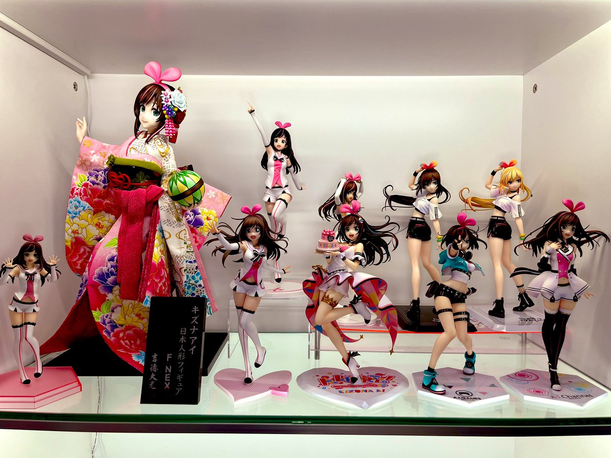S_Pen3739's tweet image. #WakeUpKizunaAI
#KizunaAI
#キズナアイ

いろんなライブ衣装のアイちゃんフィギュアもほしいしー
kznちゃんのフィギュアもほしいー