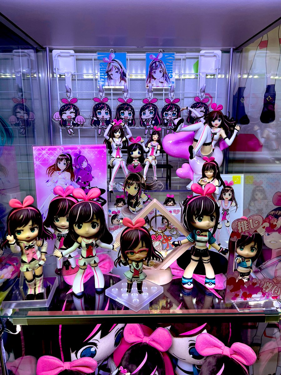 S_Pen3739's tweet image. #WakeUpKizunaAI
#KizunaAI
#キズナアイ

いろんなライブ衣装のアイちゃんフィギュアもほしいしー
kznちゃんのフィギュアもほしいー