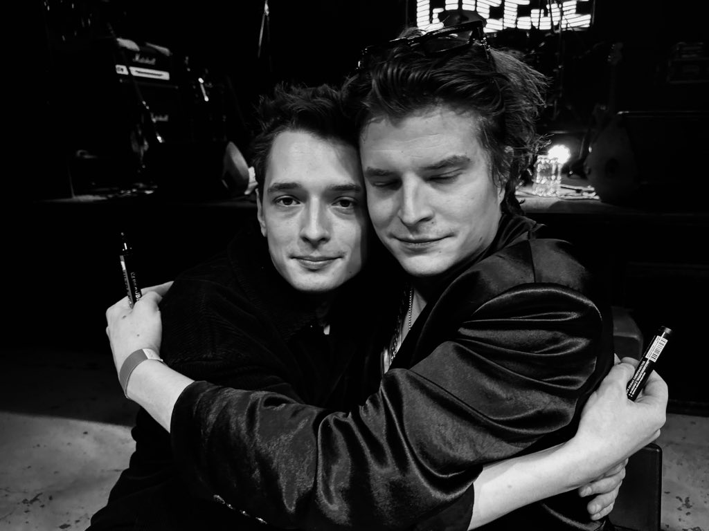 саня бля иди поспи tweet media