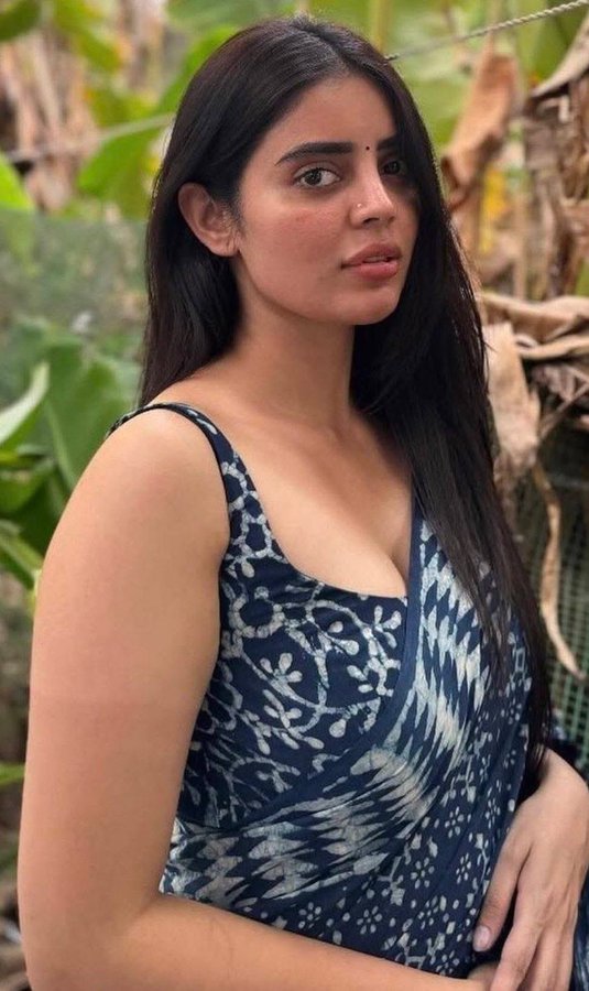 GkpcW3mbkAIDsAD?format=jpg&name=900x900