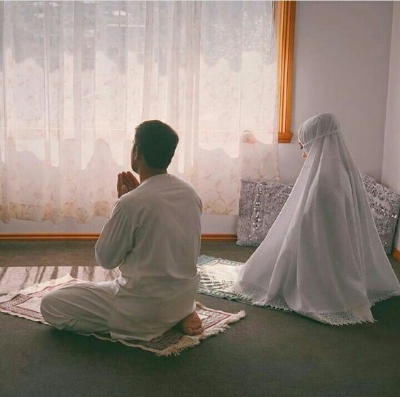 وليست الحكايةفي وضع خاتم 💍 
في اصبعك انما الحكيايه في وضع 
دينك بيد رجل ربما به يزيد او ينقص
الطيبون للطيبات🙏
🙏مجرد🌹 ذووووق 🙏