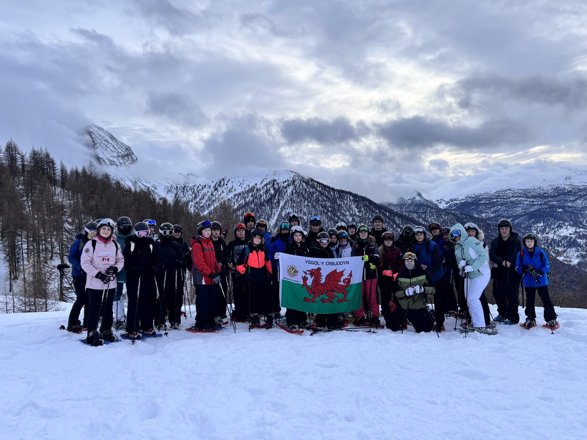 Dysgwyr yn mwynhau : Pupils enjoying <a href="/ysgolycreuddyn/">Ysgol y Creuddyn</a> 
#dawndysgdaioni