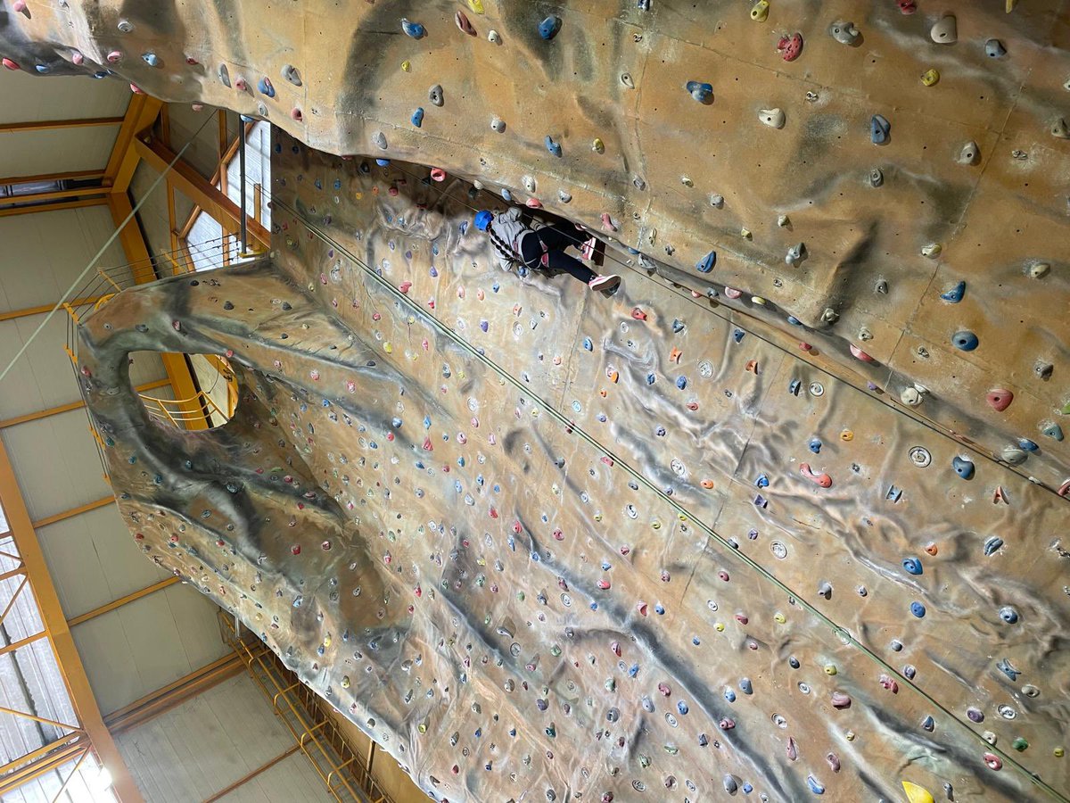 IES Rosario de Acuña tweet media