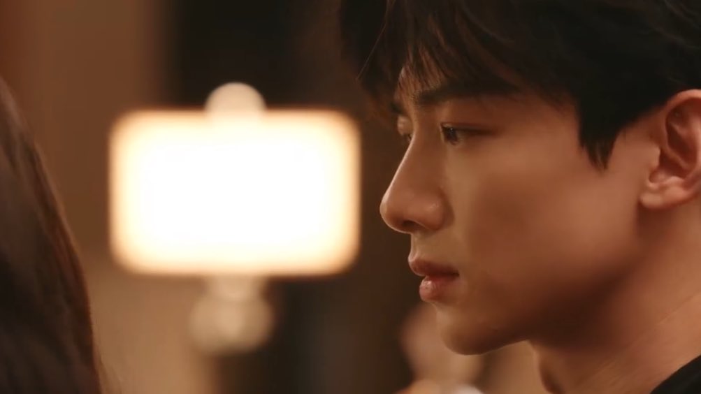 atcinemeral's tweet photo. normalise being single untill you find someone who looks at you the way sang yan looks at yifan

#thefirstfrost https://t.co/rHxutKqcB3