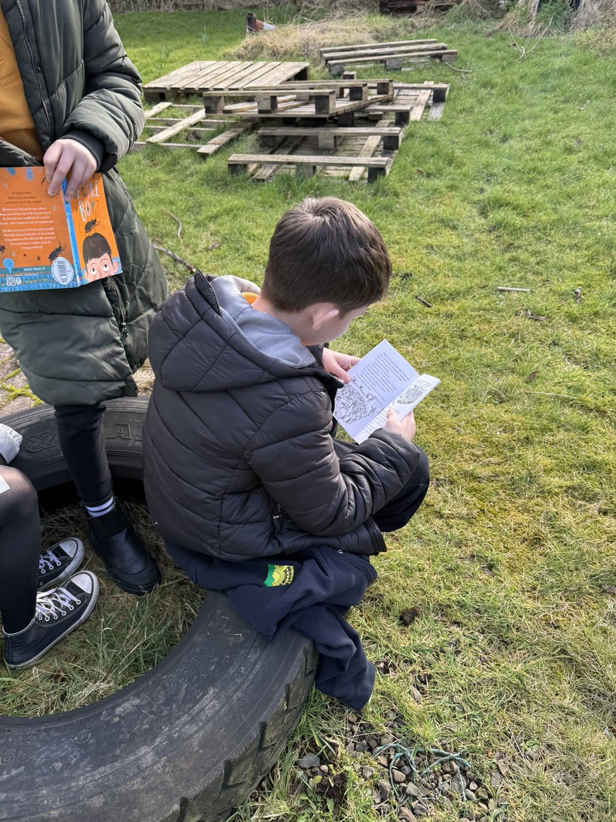 minishant_ps's tweet photo. Class 2 taking their reading outside! Some enjoying books together, others getting lost in a story on their ownβperfect way to learn and relax. πβοΈ#OutdoorReading #LoveBooks https://t.co/wRAVp7xv1v