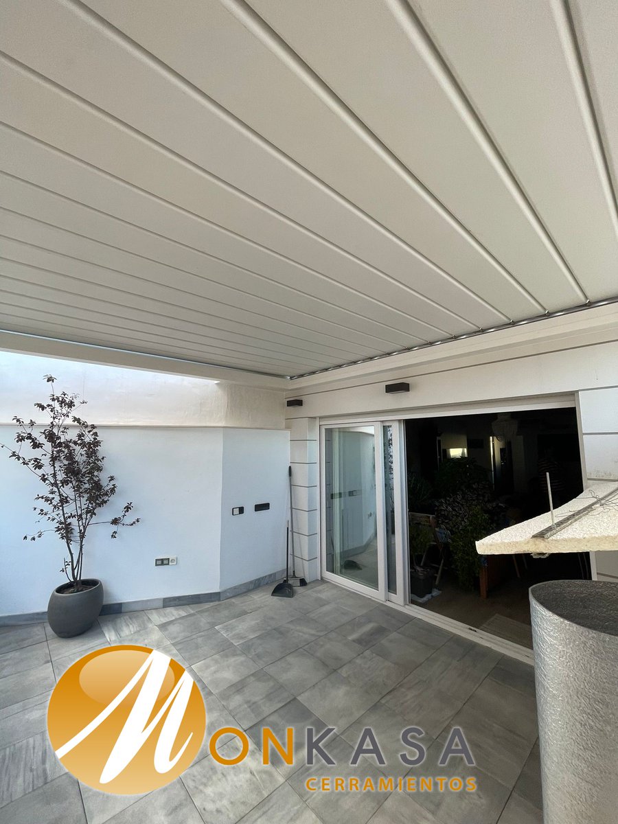🌿✨ ¡Transforma tu hogar con una pérgola bioclimática de <a href="/MONKASACERRA/">MONKASA CERRAMIENTOS</a>! ✨🌿
Diseñadas para ofrecerte el máximo confort, nuestras pérgolas no solo embellecen tu espacio exterior, sino que también proporcionan un excelente aislamiento.☀️❄️ 
Es el momento, #MarcaLaDiferencia