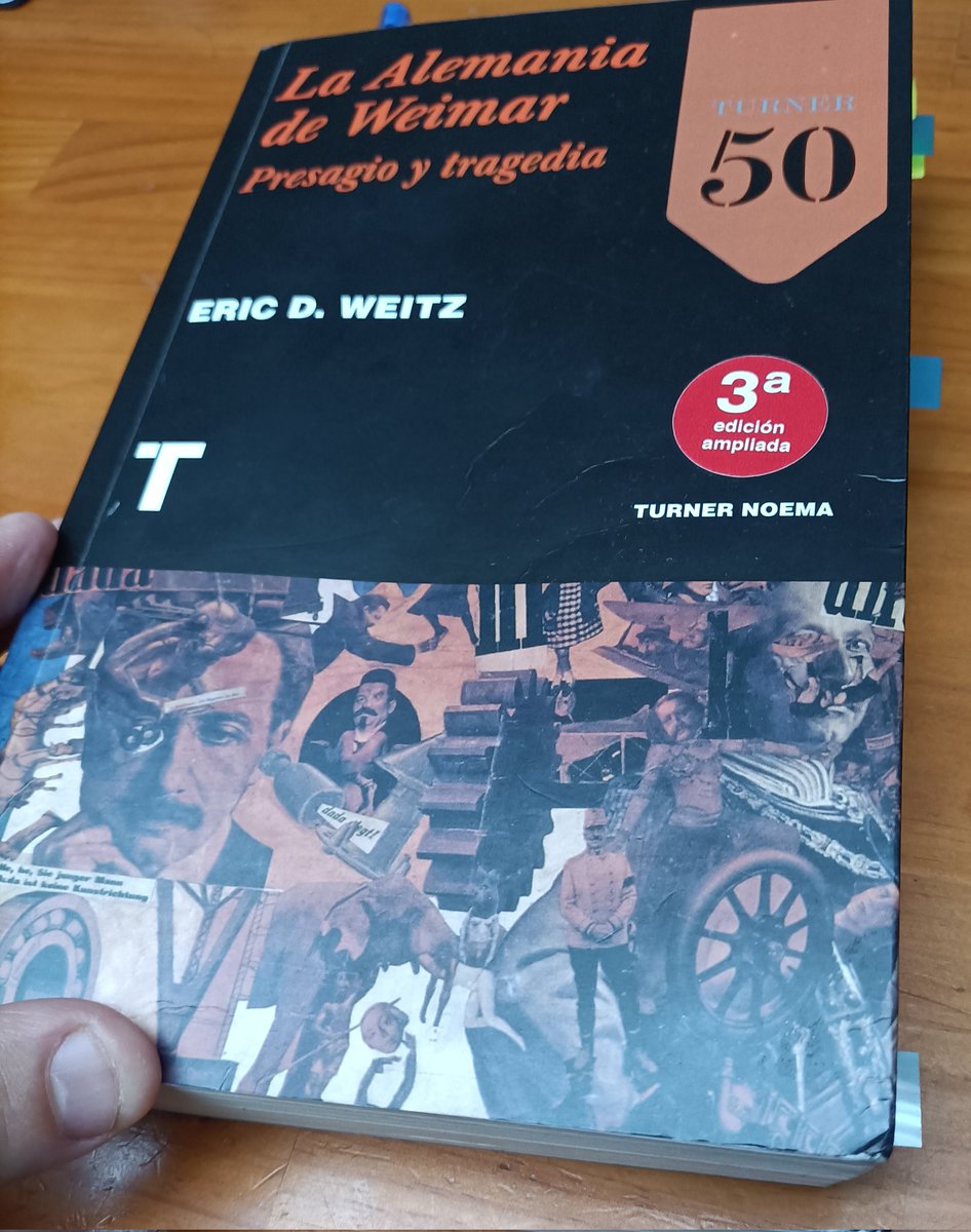 Javi Voces Vega (@javivegav1) on Twitter photo Más de 100 años después hay muchas cosas que se siguen repitiendo. Para comprender cosas de la Alemania actual es imprescindible leer este magnífico ensayo de <a href="/EditorialTurner/">Editorial Turner</a> . Más de 100 años después hay muchas cosas que se siguen repitiendo. Para comprender cosas de la Alemania actual es imprescindible leer este magnífico ensayo de <a href="/EditorialTurner/">Editorial Turner</a> .