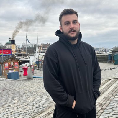 UpdatesArchiefn's tweet photo. Fans have been calling @ArchHimself a sellout ever since sources close to the King family revealed that @shufflecom are paying him £5 for every £1 he stakes. This also explains his sudden return to streaming since he took a prolonged break late last year.

Is Archie a sellout⁉️⁉️ https://t.co/zJfRZ9DxzM