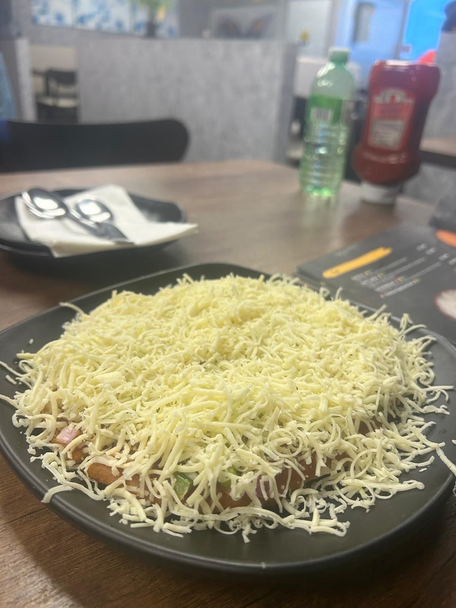 Wanderbitess's tweet photo. Top 10 Restaurants/Cafes to visit in KWCπ§βπ³
9. Choice Kitchener
Introducing Bhakri Pizza β the ultimate combination of crispy Indian flatbread and pizza goodness! Come experience it at Choice Indian Restaurant! ππ₯ #FusionFlavors #InnovativeEats https://t.co/q8LxvieGx2