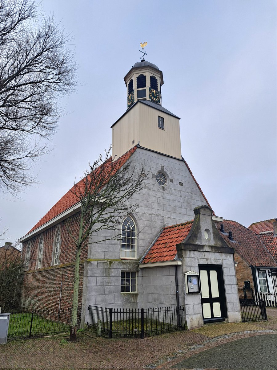 MachielLock's tweet image. Foto's dag 2 op Texel: de duinen (2x), de hervormde kerk te Den Burg, de hervormde kerk te De Koog. #texel #duinen #kerken