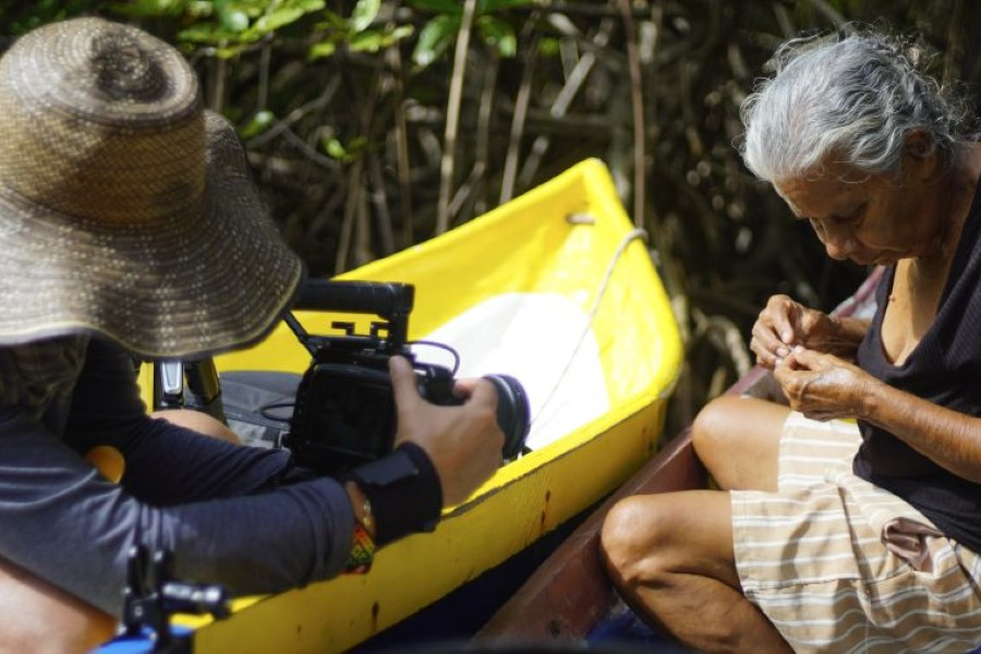 mincultura's tweet photo. 'Cuentos de pesca' un documental que rescata la memoria viva de los pescadores de la Ciénaga de la Caimanera 📍Sucre.

A través de sus relatos, este proyecto busca preservar la historia de la pesca artesanal en un contexto donde la industria, el turismo y el cambio climático han transformado las dinámicas tradicionales, poniendo en riesgo los saberes ancestrales de la región. 

Lee aquí más sobre este homenaje a la cultura, la resistencia y la tradición ▶️ https://t.co/hzlhtiIEyV