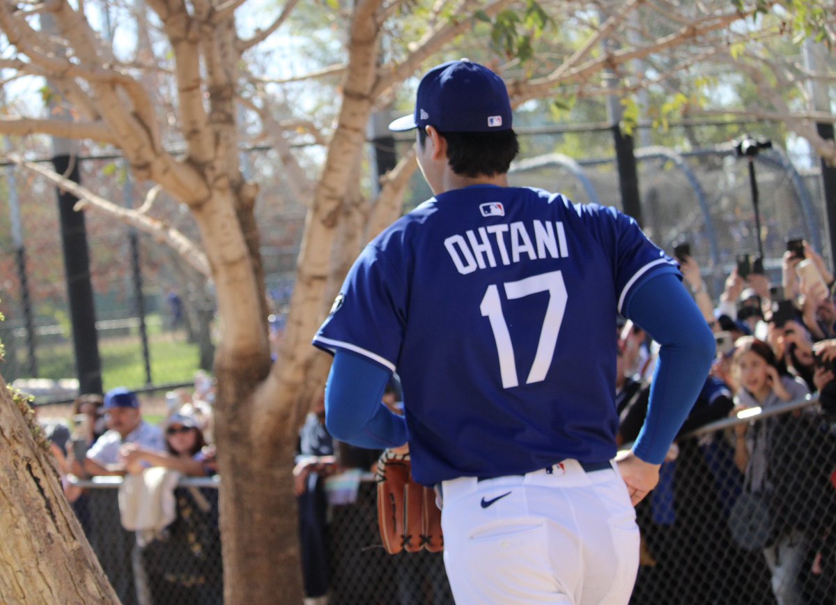 roblespan's tweet image. #DodgersST #CamelBackRanch #SpringTrainging #WSChamps #ShoheiOhtani