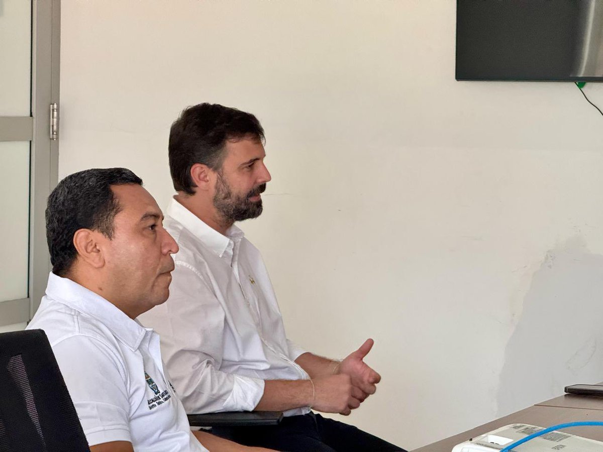 Junto a @desarrollosmr, nos reunimos con @Aeropuertodeoriente y @transglobalpremium para plantear alternativas que mejoren la movilidad en el Aeropuerto Internacional Simón Bolívar. Nuestro objetivo es garantizar un servicio de transporte eficiente y mejorar la experiencia.