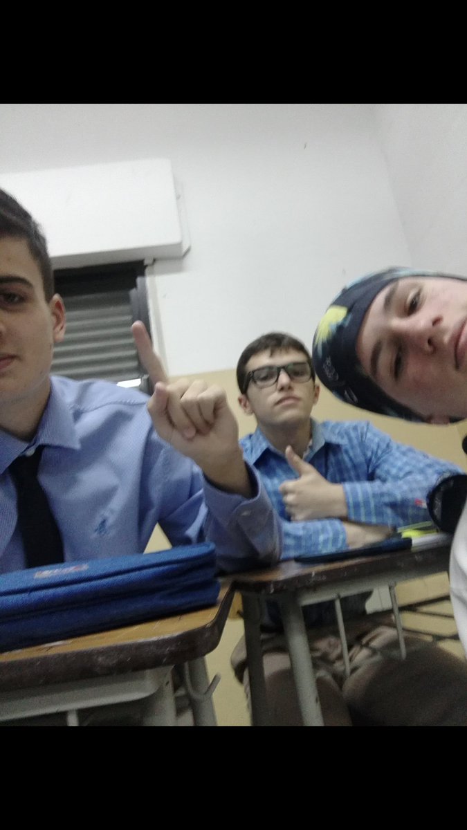 Bregy6_'s tweet photo. Hoy mi compañero de banco de secundaria es Ing. Civil, me emociono loko https://t.co/d2QQb8NcDT