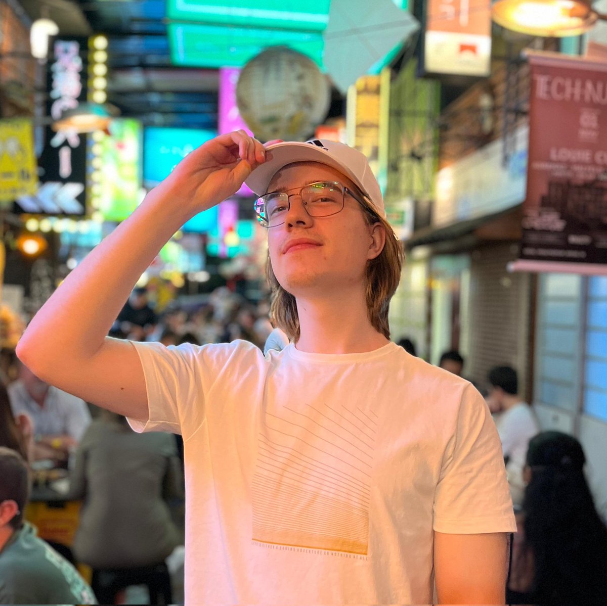 Hey guys, is anyone still around? It's been a while since I posted, I just needed some time to focus on personal stuff. But I'm back now! I've got a lot of pictures, trips, games, tutorials, and other content I want to show you! 🙂

#NewProfilePic