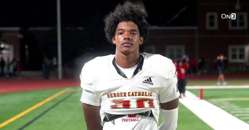 Tennessee Lands Promising EDGE Edwards in Early 2026 Recruiting Win 1 TorresOnTennessee on X: "B🍊🍊M! 3⭐️ EDGE CJ Edwards out of Metutchen, NJ has committed to Tennessee over Michigan, Minnesota, North Carolina, and North Carolina State! https://t.co/KLzcWYY1Pj" / X