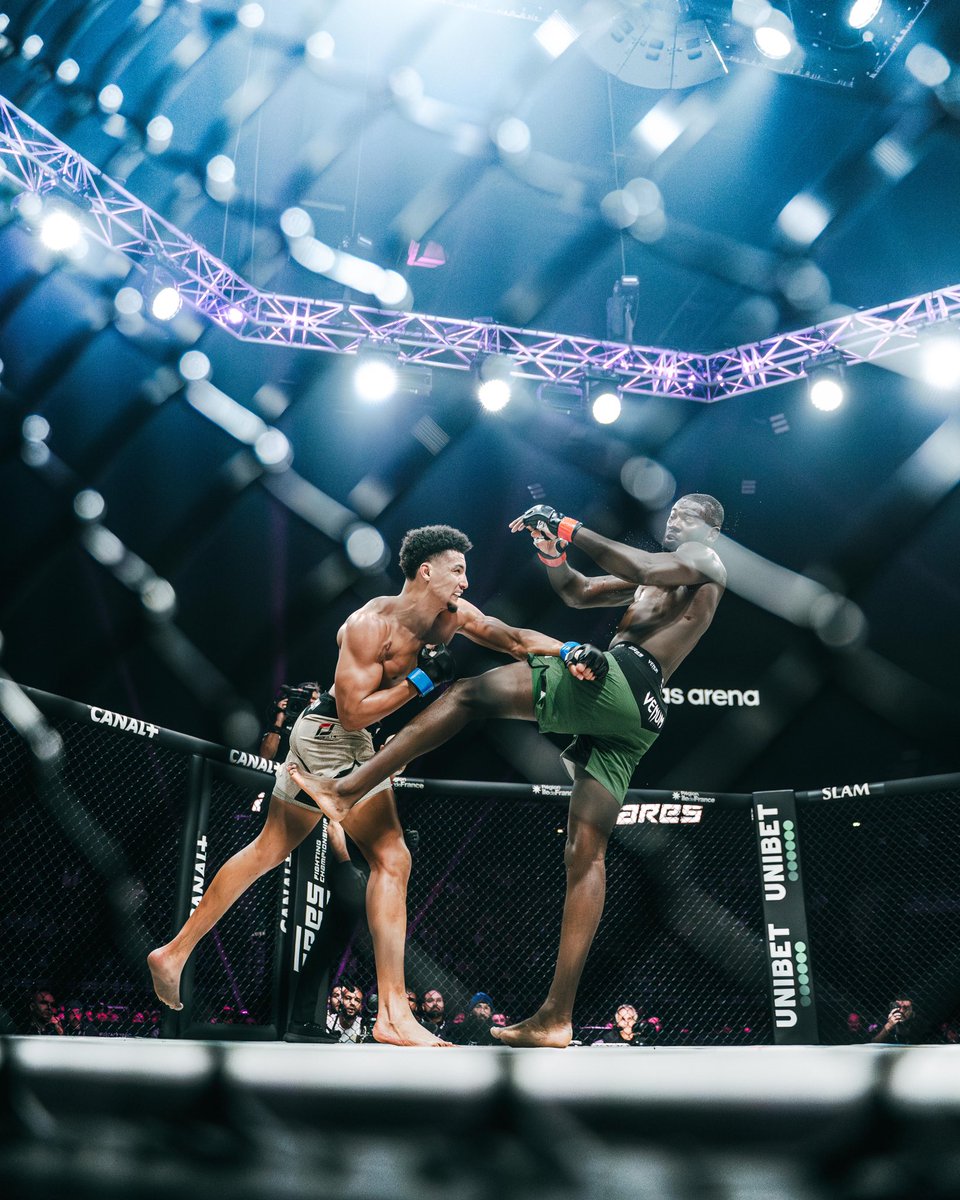 Y’a quelques jours j’ai pu shooter mon premier événement de MMA à l’ARES29🥊📸