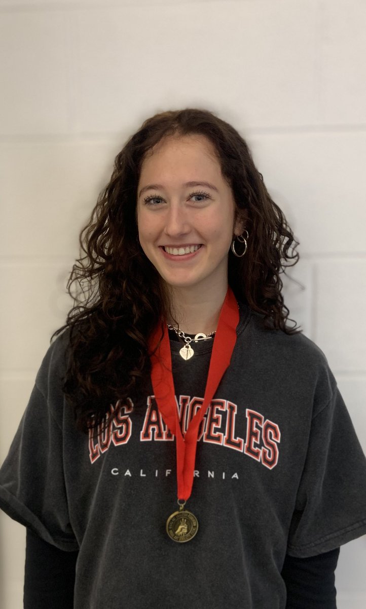 Big congrats to Rowan and Berkley for receiving 4’s (a perfect score!) in the Regional VASE competition! Both entered amazing photographs and we are proud that many people were able to see their incredible work! <a href="/AHISD/">Alamo Heights ISD</a> <a href="/AHHSmules/">AHHS Mules</a>