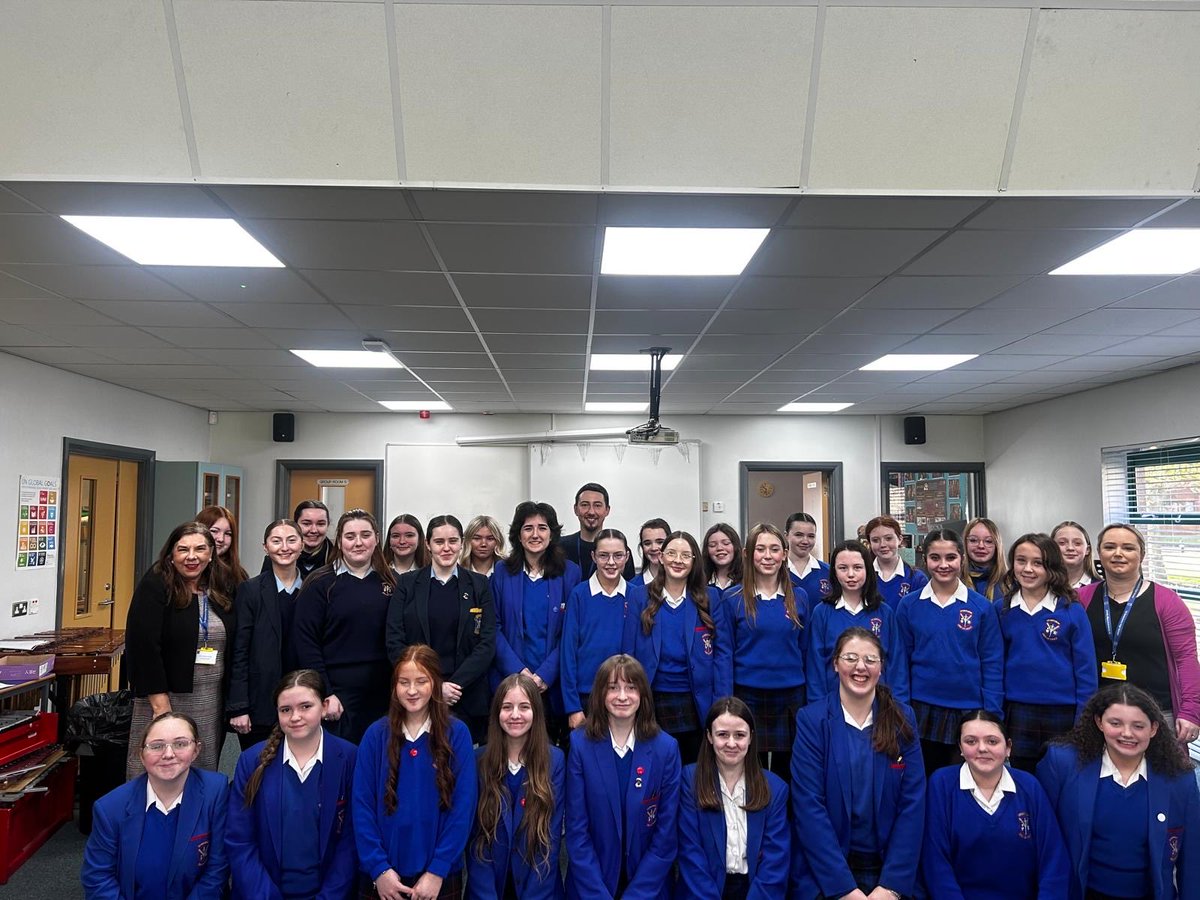 What a wonderful workshop delivered by ⁦<a href="/NYCNI_/">National Youth Choir Northern Ireland - NYCNI</a>⁩ ⁦<a href="/AndrewNunn_/">Andrew Nunn</a>⁩  today in preparation for our Spring concert next week!Thanks for helping our pupils develop their singing technique!
⁦<a href="/NYCNI_/">National Youth Choir Northern Ireland - NYCNI</a>⁩ ⁦<a href="/AndrewNunn_/">Andrew Nunn</a>⁩ ⁦<a href="/_stgens/">St. Genevieve's</a>⁩ ⁦<a href="/stgensAP/">Cathy Austin</a>⁩