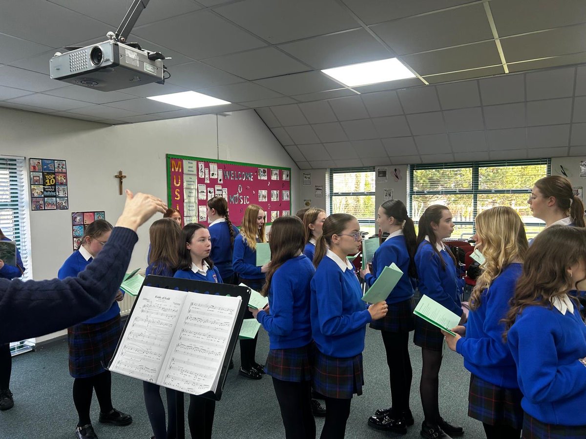 StgenevieveS's tweet photo. What a wonderful workshop delivered by ⁦@NYCNI_⁩ ⁦@AndrewNunn_⁩  today in preparation for our Spring concert next week!Thanks for helping our pupils develop their singing technique!
⁦@NYCNI_⁩ ⁦@AndrewNunn_⁩ ⁦@_stgens⁩ ⁦@stgensAP⁩ https://t.co/qUZxtblcZr