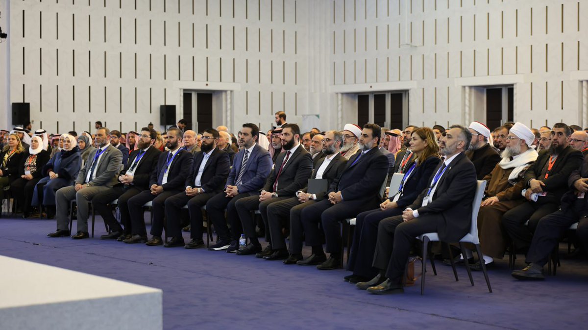 مشاركة رئيس الجمهورية العربية السورية السيد أحمد الشرع في الفقرة الختامية لمؤتمر الحوار الوطني السوري

#مؤتمر_الحوار_الوطني_السوري