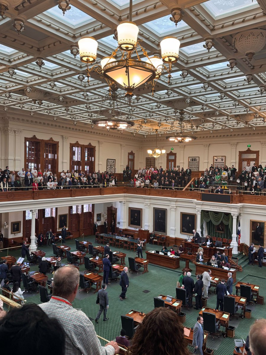 TXLege_'s tweet image. 🚨 Happening Now 🚨 The Texas Senate floor is live!

On the agenda this week: SB 26 (CS) by Creighton — addressing public education reforms, teacher rights, and increased compensation under the Foundation School Program.

#txlege #PublicEducation