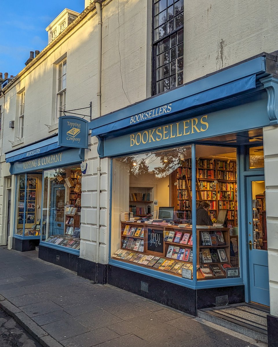 Some of you may have seen that we closed early yesterday for our annual stocktake, it took us all night but we managed to count a whopping total of...

66000 books!

Make sure to come visit and see our bibliophile's heaven.
