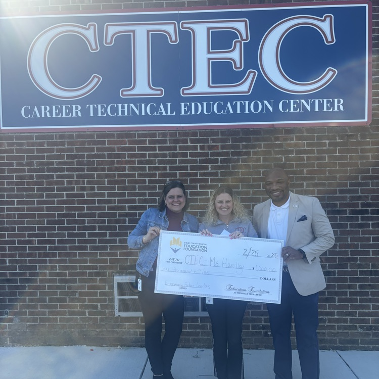 SCSCTEC's tweet photo. Congrats to Ms. Handley for receiving a grant of $1000.00 from the Shelby County Education Foundation for CTEC's Ambassador's Program! Thank you to @shelbyedfoundation for your support to @shelbycoschoolaal
#Pathways2Success #CTEC https://t.co/rvHZCQSiW8