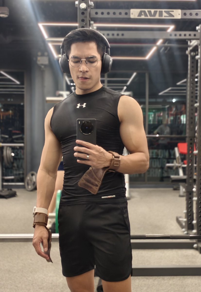 ที่ตัวดำเพราะนอนดึก tweet media