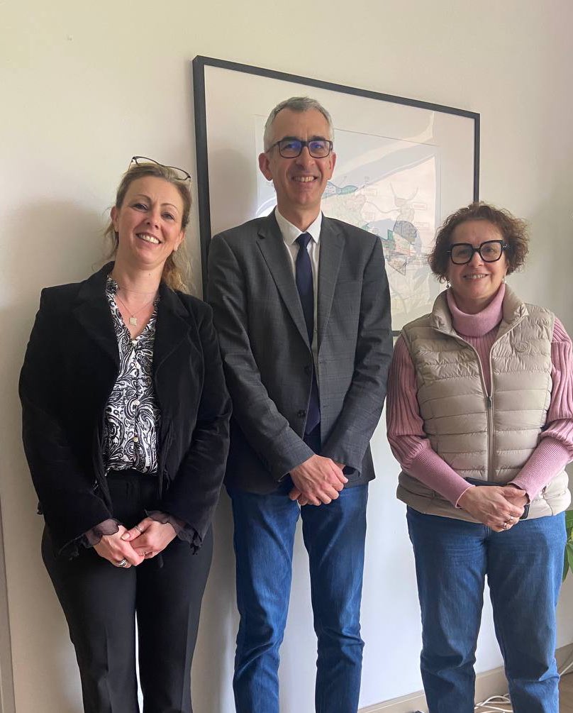 J’ai eu le plaisir d’échanger avec Stéphane Noël (EFS Île-de-France) et Frédérique Contrant sur un enjeu crucial : l’autosuffisance en plasma. Aujourd’hui, j’ai fait mon premier don pour contribuer à cette cause essentielle. Rejoignez le mouvement, chaque don compte ! 🩸