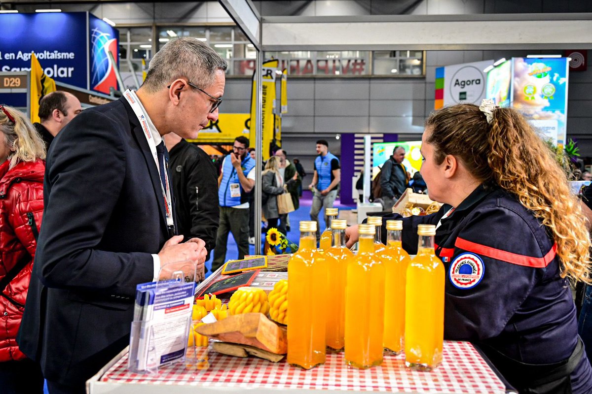 Jean-Paul Bosland (@boslandjp) on Twitter photo Une fierté incommensurable d’être au <a href="/Salondelagri/">Salon International de l'Agriculture</a> avec nos sapeurs-#pompiers volontaires labellisés « Terroirs Engagés ».
Une marque de reconnaissance, le fondement de notre histoire : l’amour du territoire !
#SIA2025 Une fierté incommensurable d’être au <a href="/Salondelagri/">Salon International de l'Agriculture</a> avec nos sapeurs-#pompiers volontaires labellisés « Terroirs Engagés ».
Une marque de reconnaissance, le fondement de notre histoire : l’amour du territoire !
#SIA2025