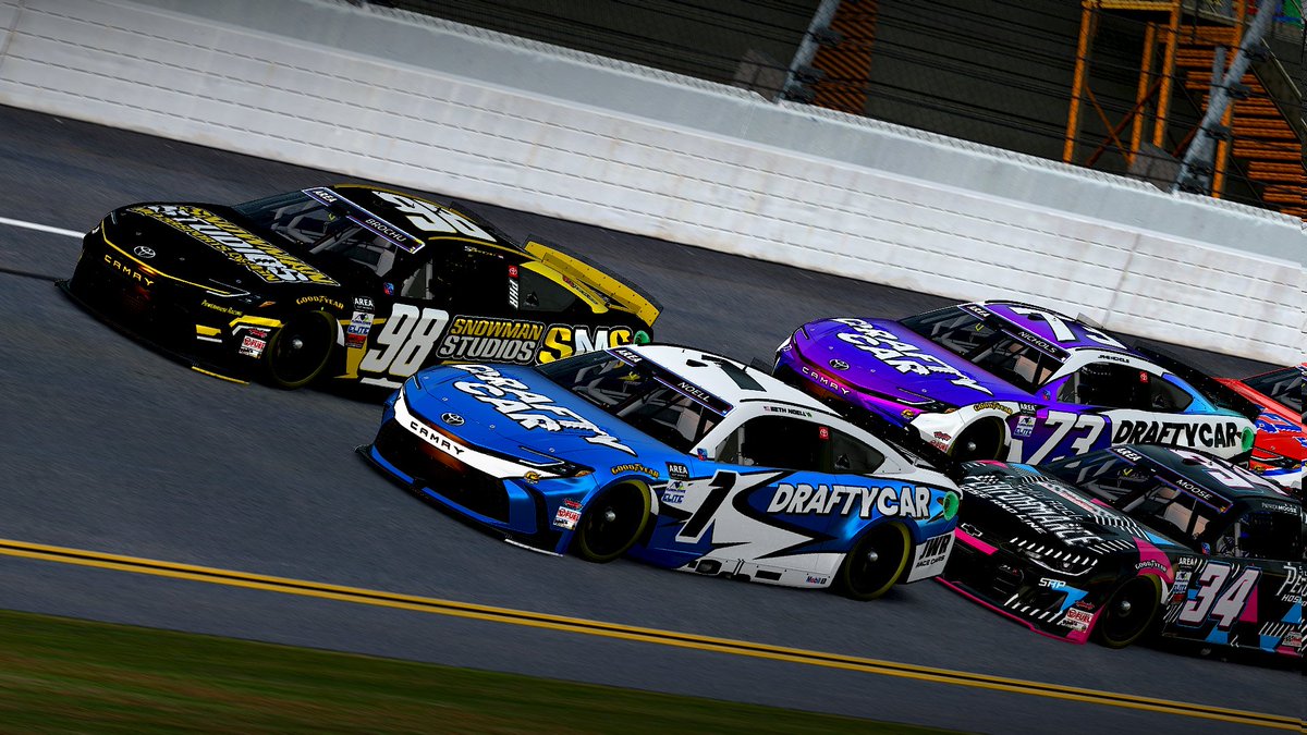 sambrochu04's tweet image. great run last night for my first @AREAiRacing race! we were able to qualify p5 for duel 1 and finished p4 in a close finish to solidify a p9 starting spot for the AREA 500 next week. great teamwork by the @RacePowerhouse guys to finish 1-4! looking forward to next week!