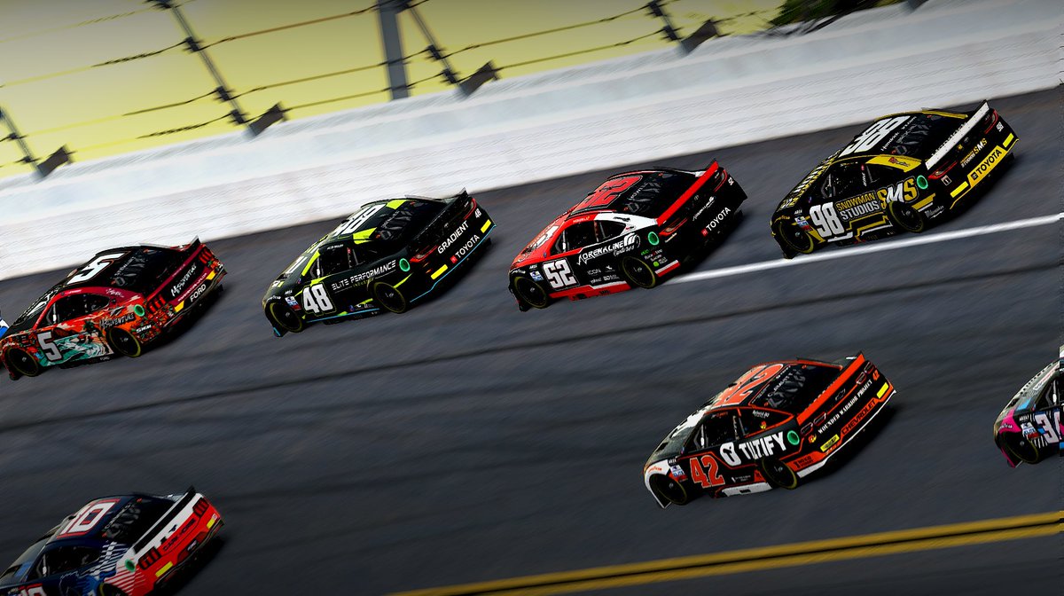 sambrochu04's tweet image. great run last night for my first @AREAiRacing race! we were able to qualify p5 for duel 1 and finished p4 in a close finish to solidify a p9 starting spot for the AREA 500 next week. great teamwork by the @RacePowerhouse guys to finish 1-4! looking forward to next week!