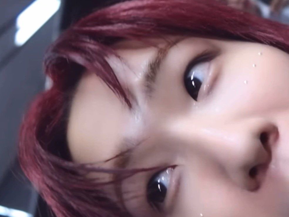 제가 가장 사랑하눈 소울의 머리는
바로 백다운 시절 한쪽삔꼽은짧빨머입니다 .. 💃
우리 제발 다시 빨머하자