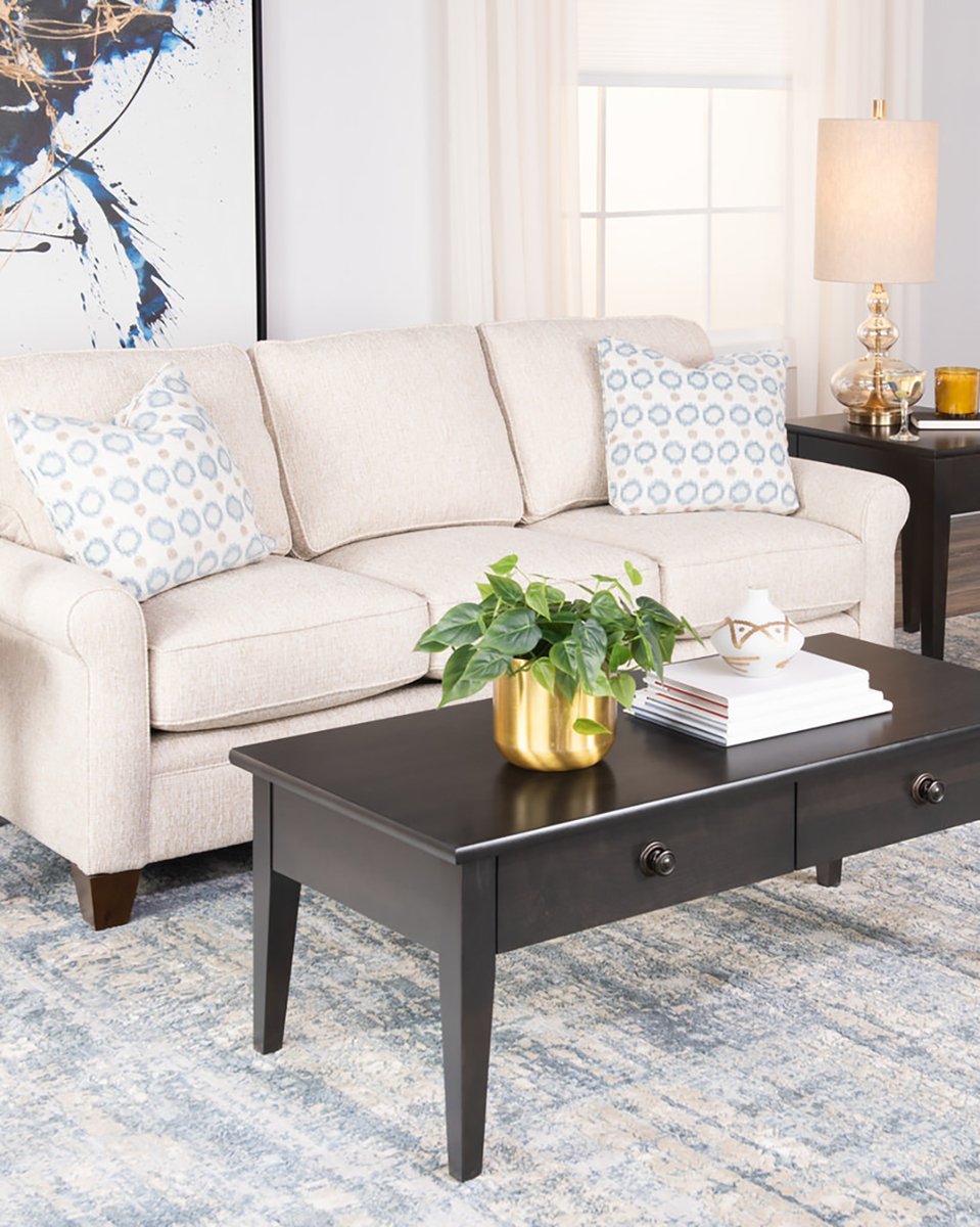 Gabberts's tweet image. This style honors classic forms but with a cleaner, softer edge that makes spaces luxurious without being overly formal. 
gabberts.com/blog
#gabberts #gabbertsfurniture #finefurniture #furniturebydesign  #updatedtraditional