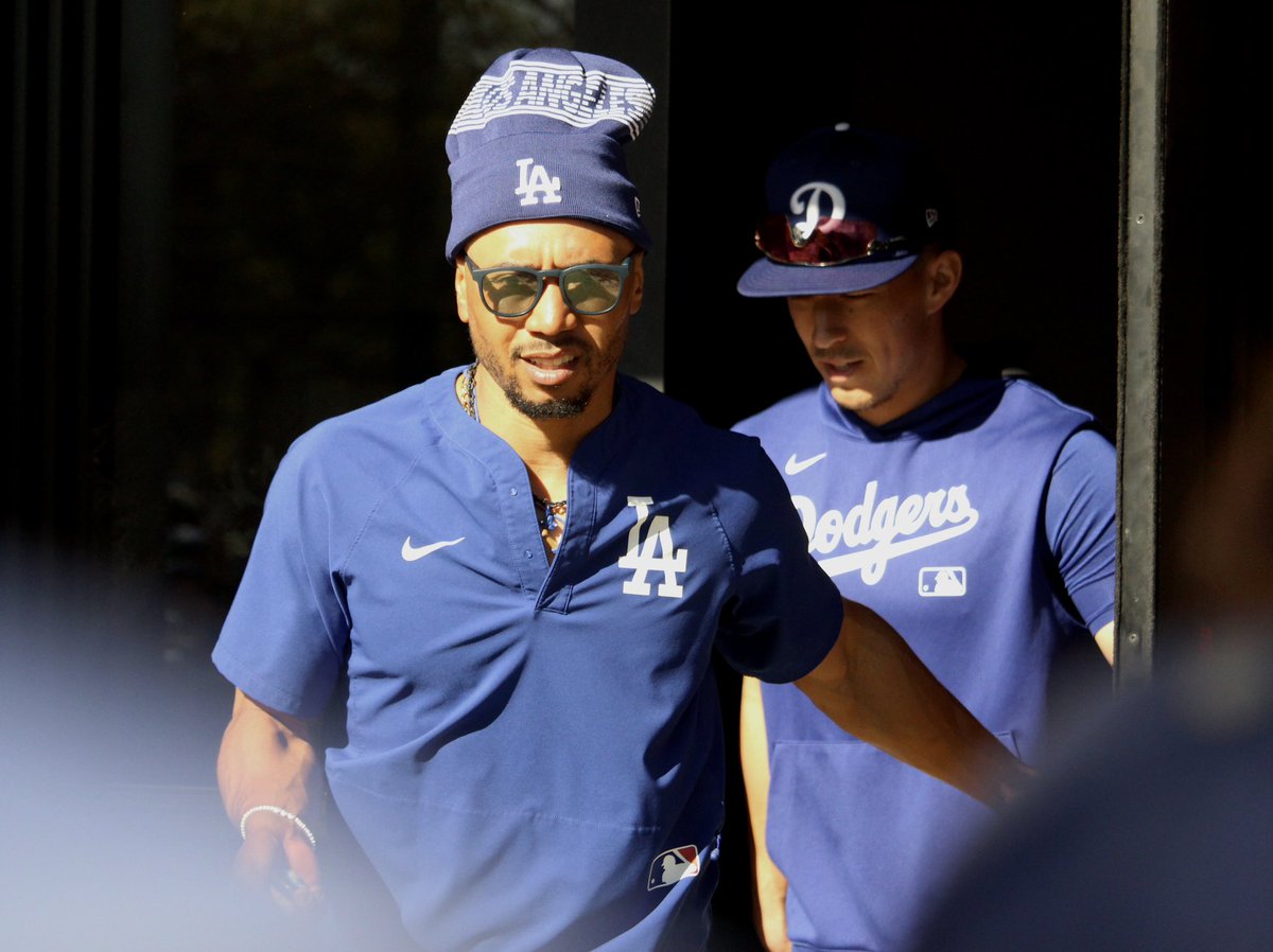 roblespan's tweet image. #DodgersST #CamelBackRanch #SpringTrainging #WSChamps #MookieBetts and #TommyEdman