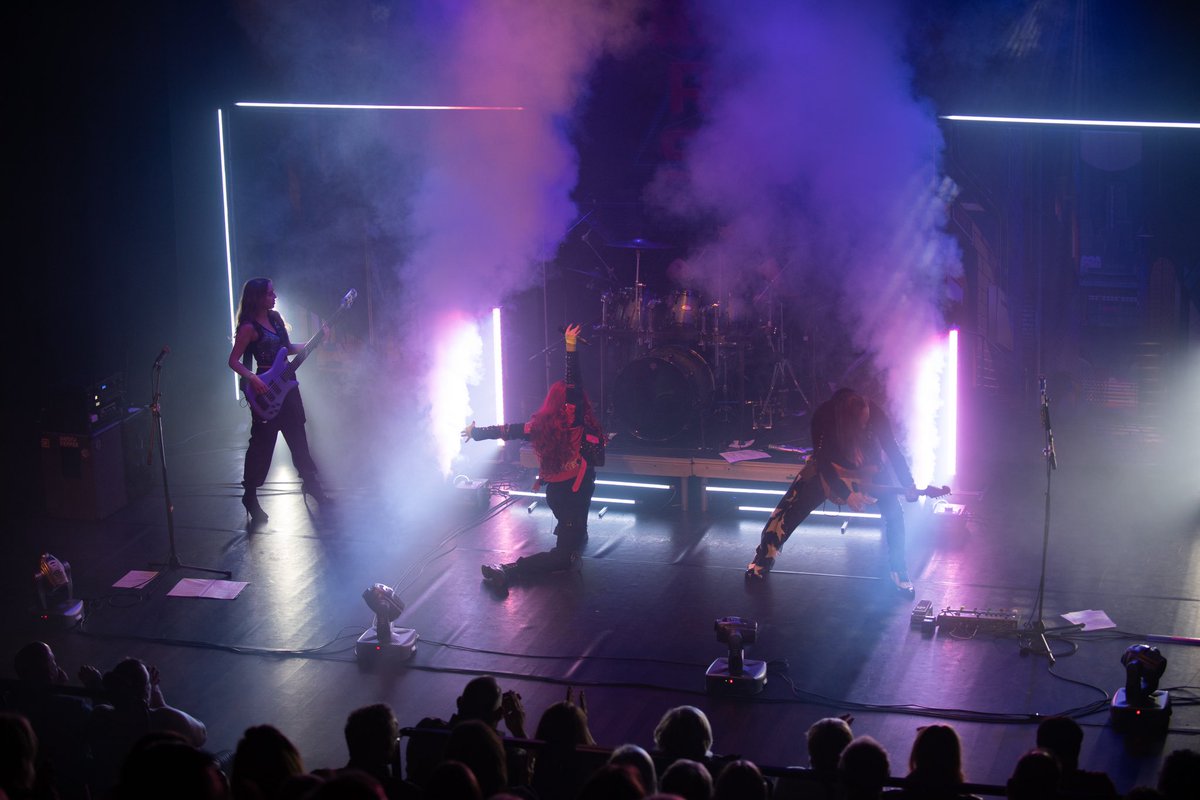 The Retro Rock Show tweet media