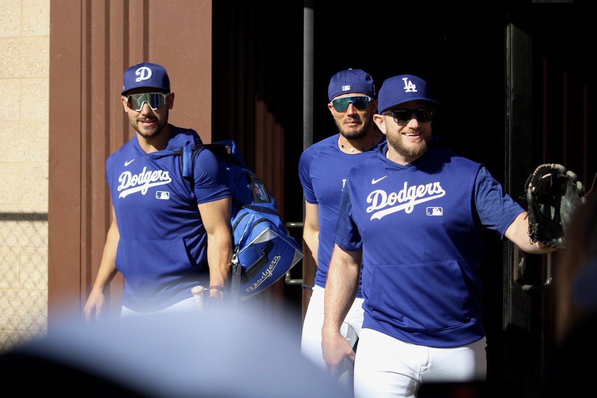 roblespan's tweet image. #DodgersST #CamelBackRanch #SpringTrainging #WSChamps #MichaelConforto #MiguelRojas and #MaxMuncy